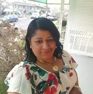 Meet your Posher, Leonor